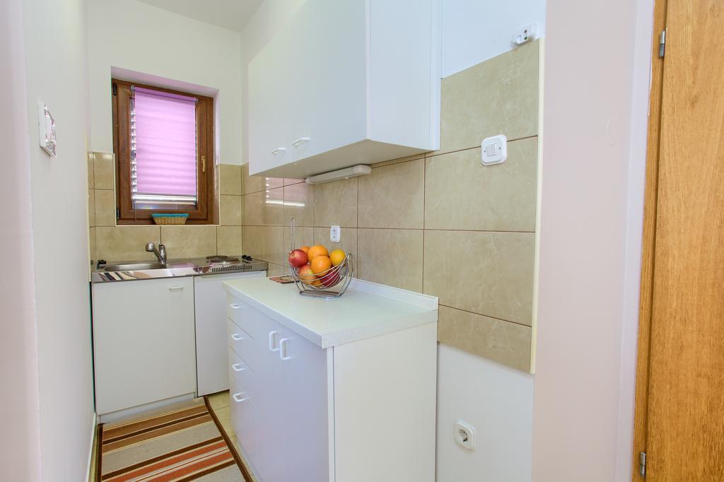 Nadija Studio Apartmani Krk Town Exterior foto