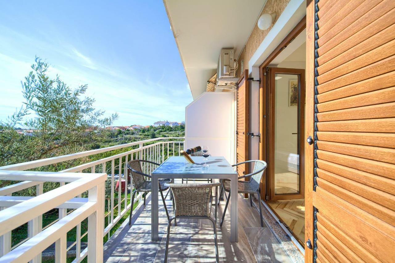 Nadija Studio Apartmani Krk Town Exterior foto